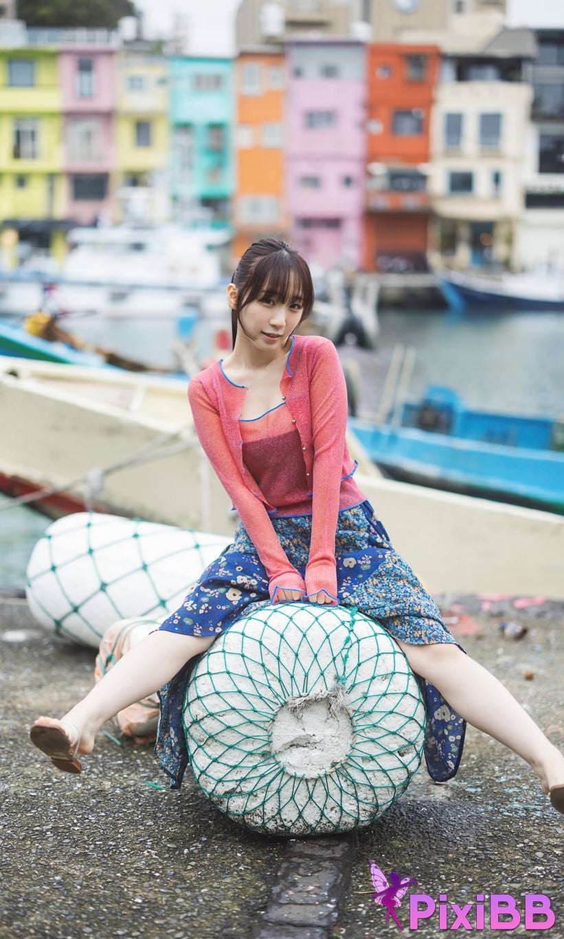 Japanese Idol Moe Iori weekly play plus Other cut collection Taiwan travel diary prologue PHOTO BOOK PixiBB.COM 011