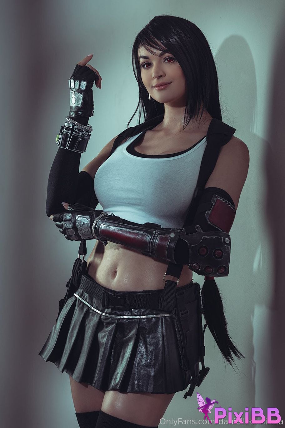 Danielle DeNicola Tifa PixiBB.COM 25