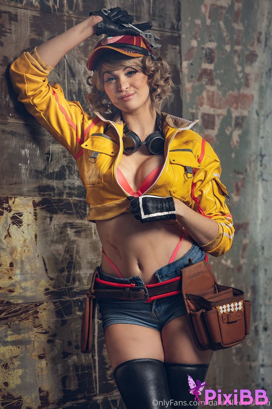 Danielle DeNicola Cindy Aurum PixiBB.COM 1