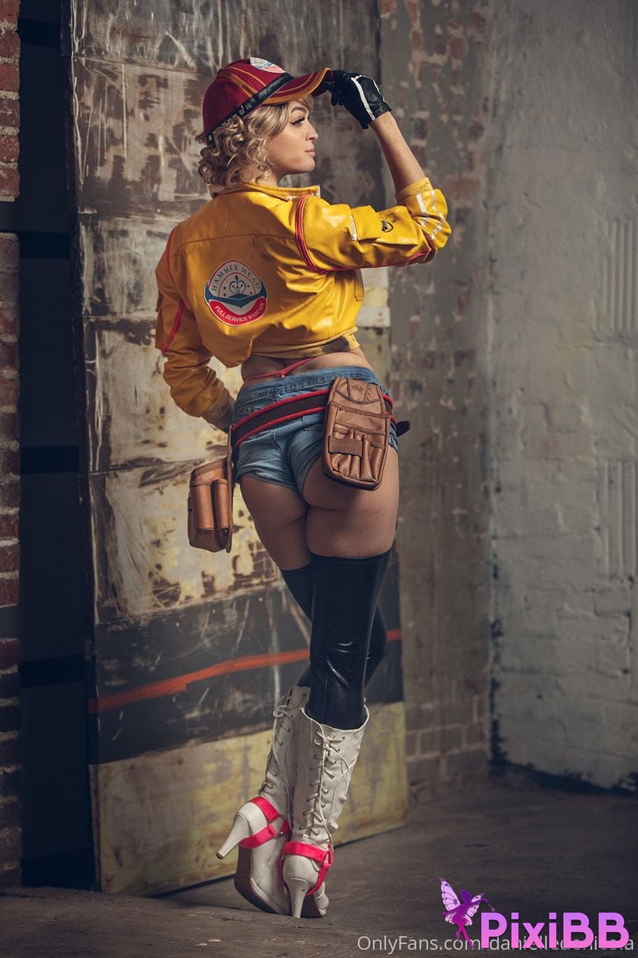 Danielle DeNicola Cindy Aurum PixiBB.COM 2