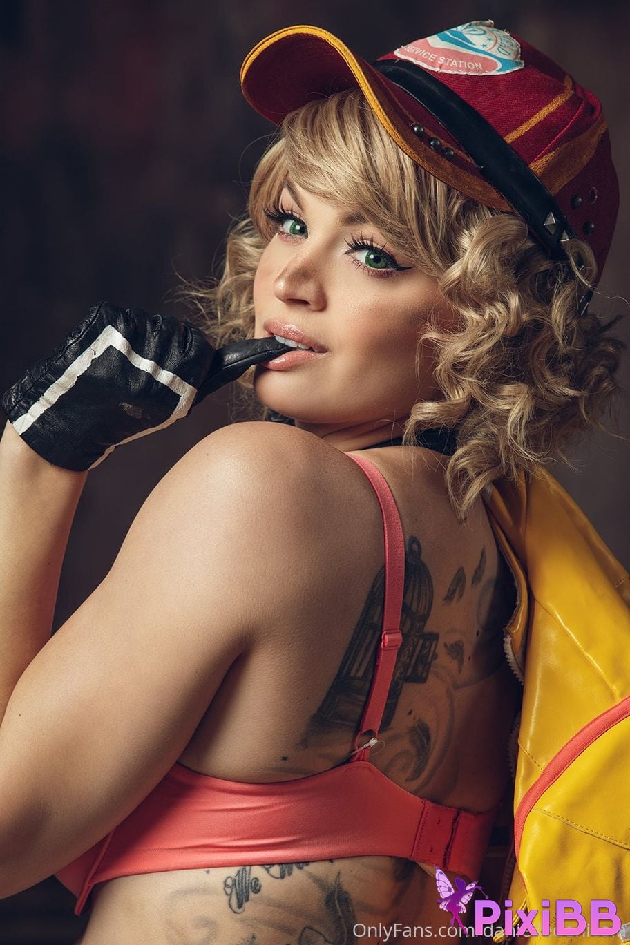 Danielle DeNicola Cindy Aurum PixiBB.COM 26