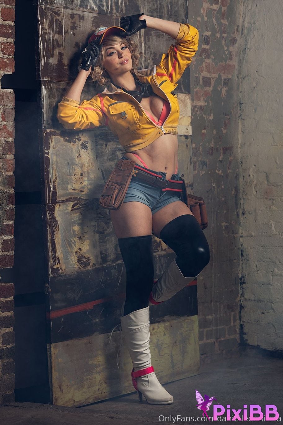 Danielle DeNicola Cindy Aurum PixiBB.COM