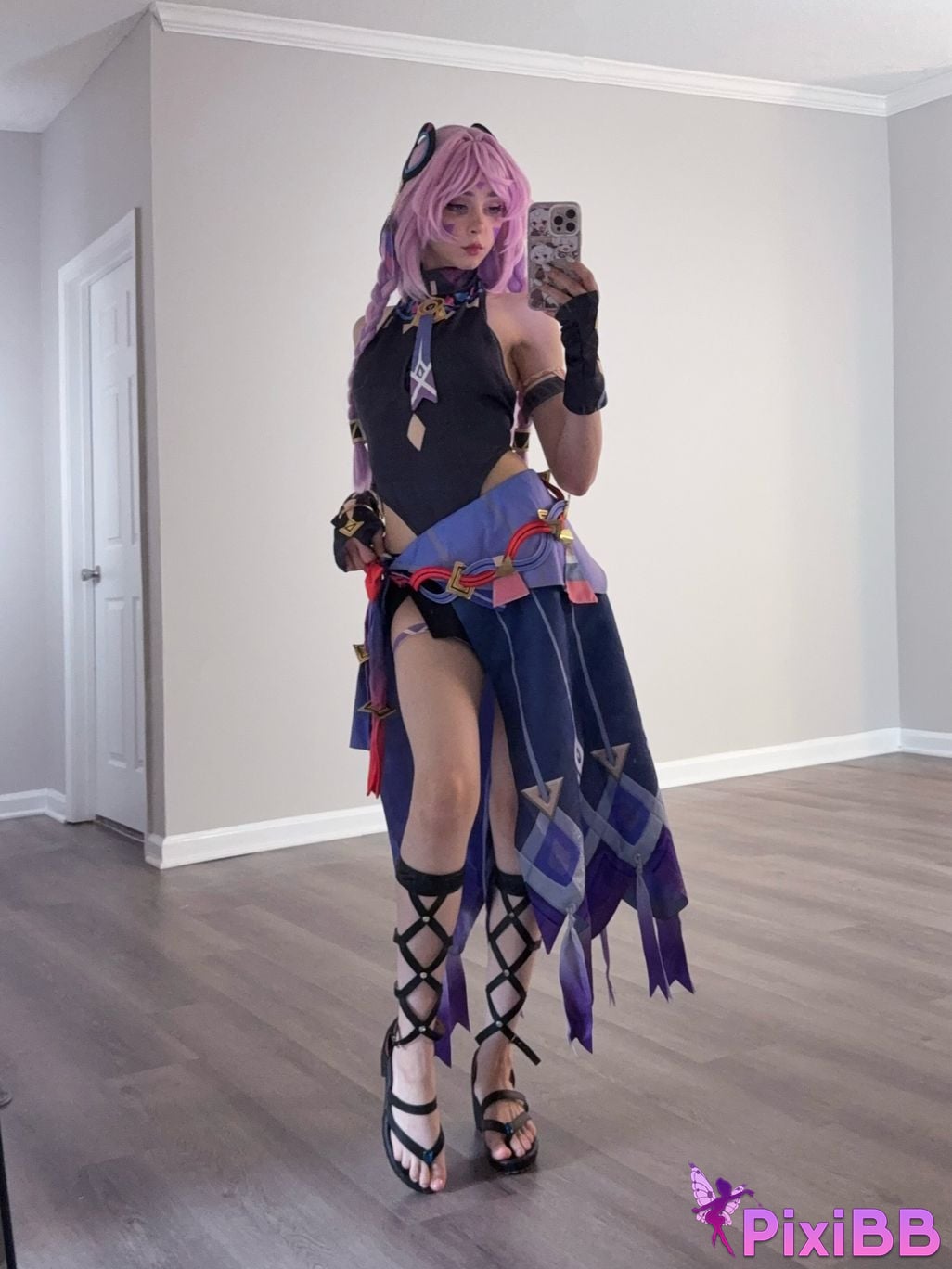 Duckie Cos Citlali PixiBB.COM 8