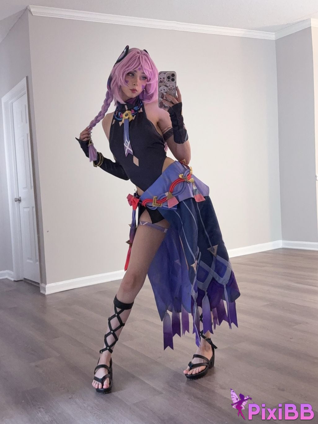 Duckie Cos Citlali PixiBB.COM 9