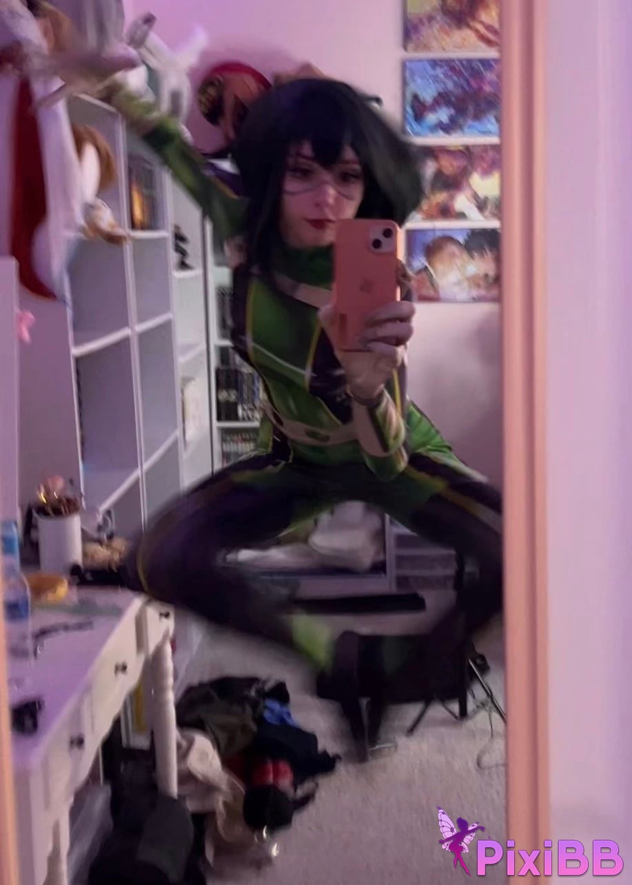 Duckie Cos Tsuyu Asui PixiBB.COM 4