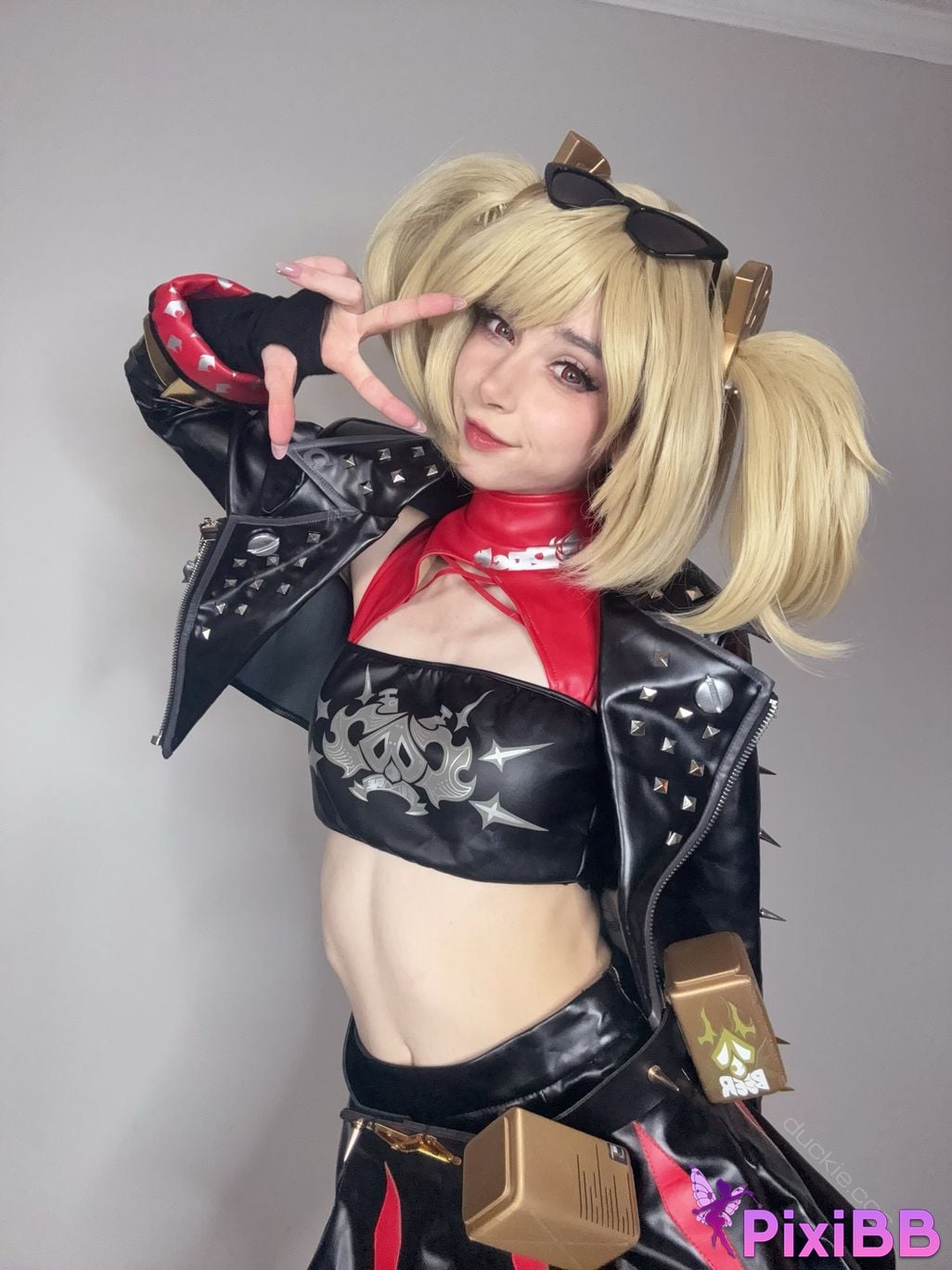 Duckie Cos Burnice PixiBB.COM 2