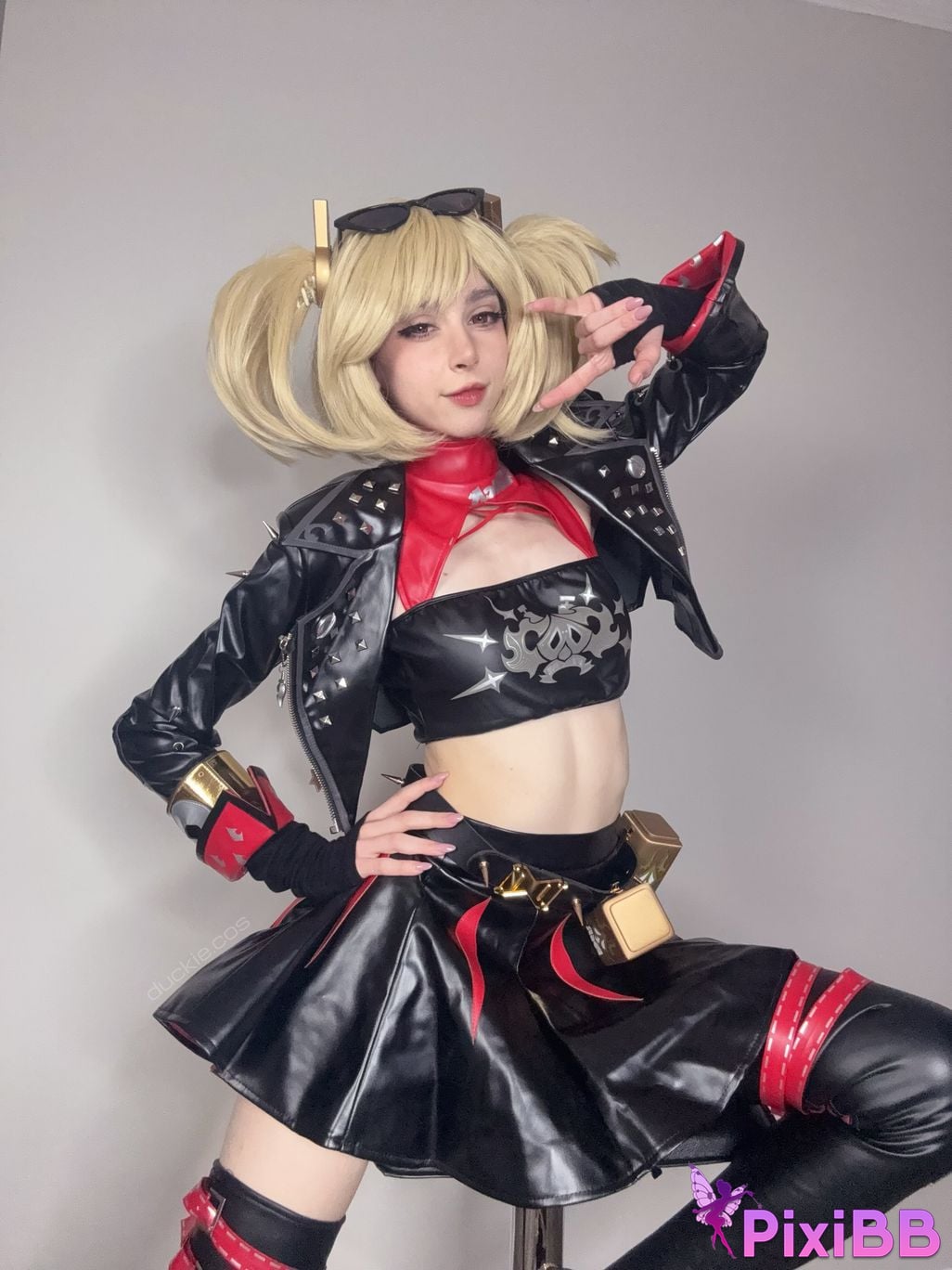 Duckie Cos Burnice PixiBB.COM 4