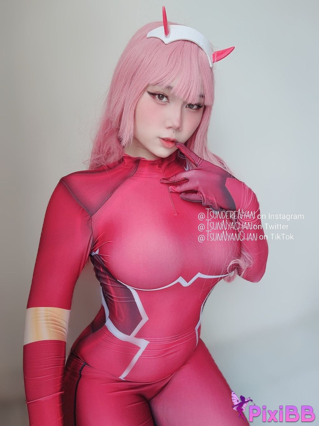 Tsunnyanchan Zero Two PixiBB.COM