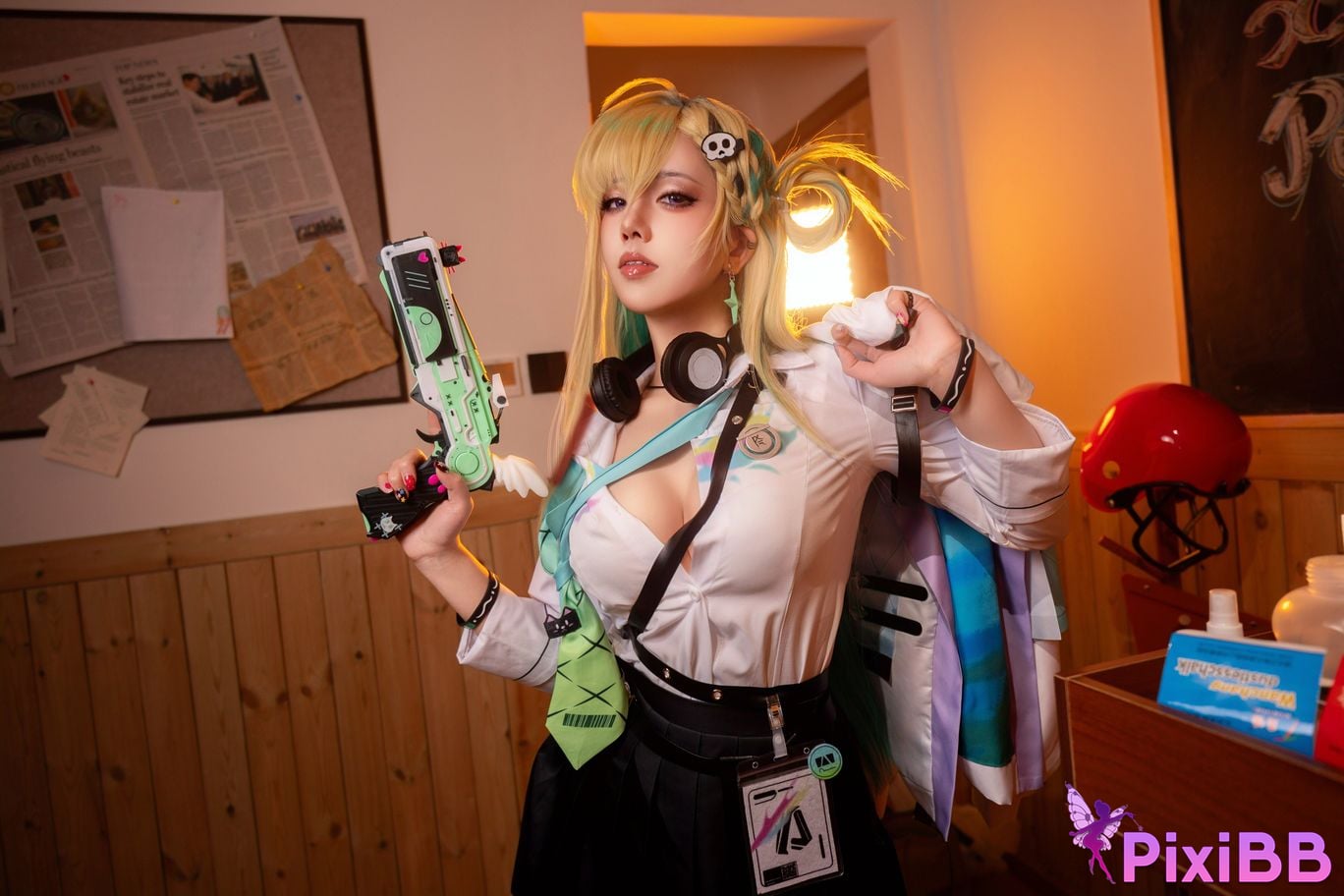 Cosplayer Jiao Rou Ji Walk u re Lynae PixiBB.COM 001