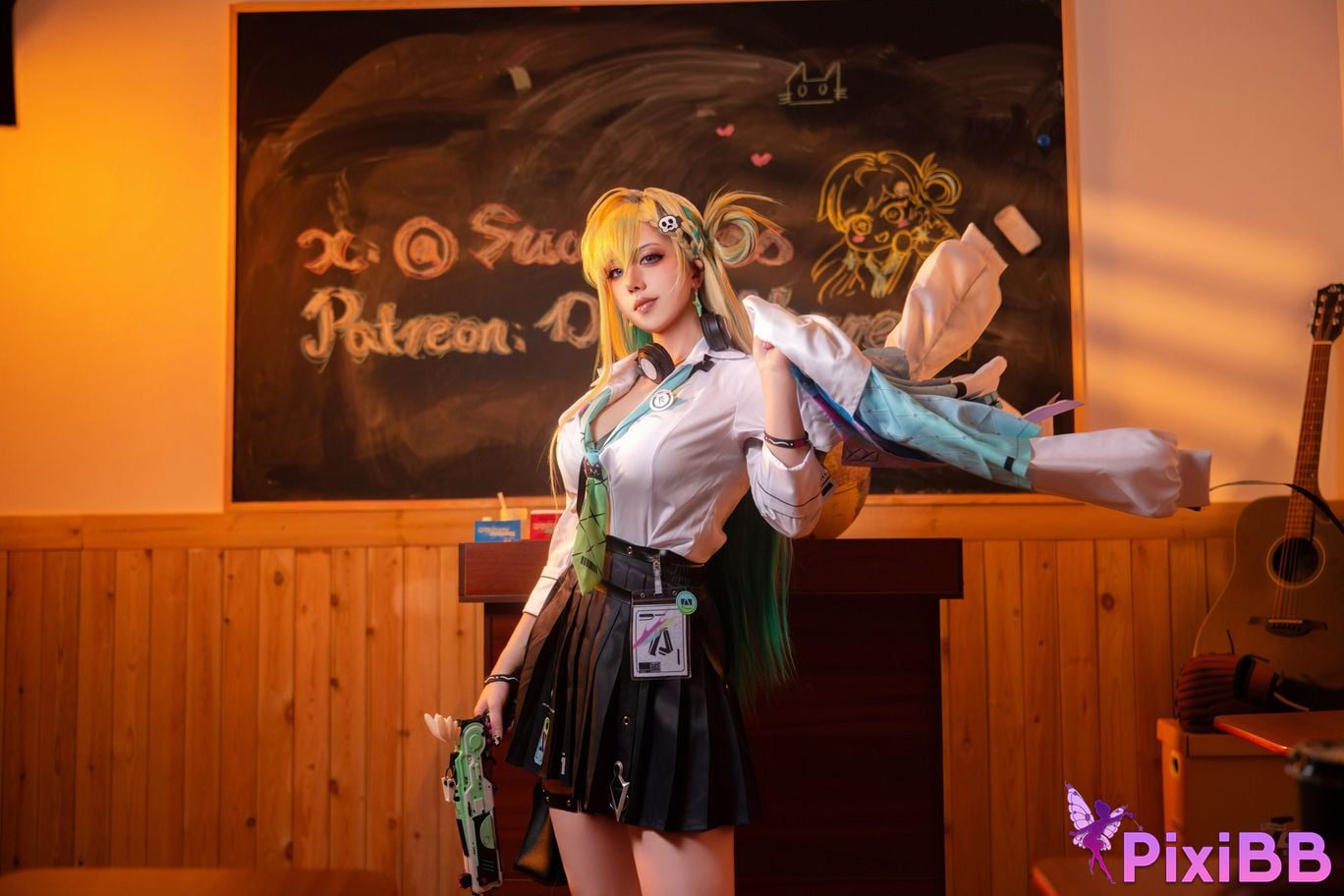 Cosplayer Jiao Rou Ji Walk u re Lynae PixiBB.COM 005