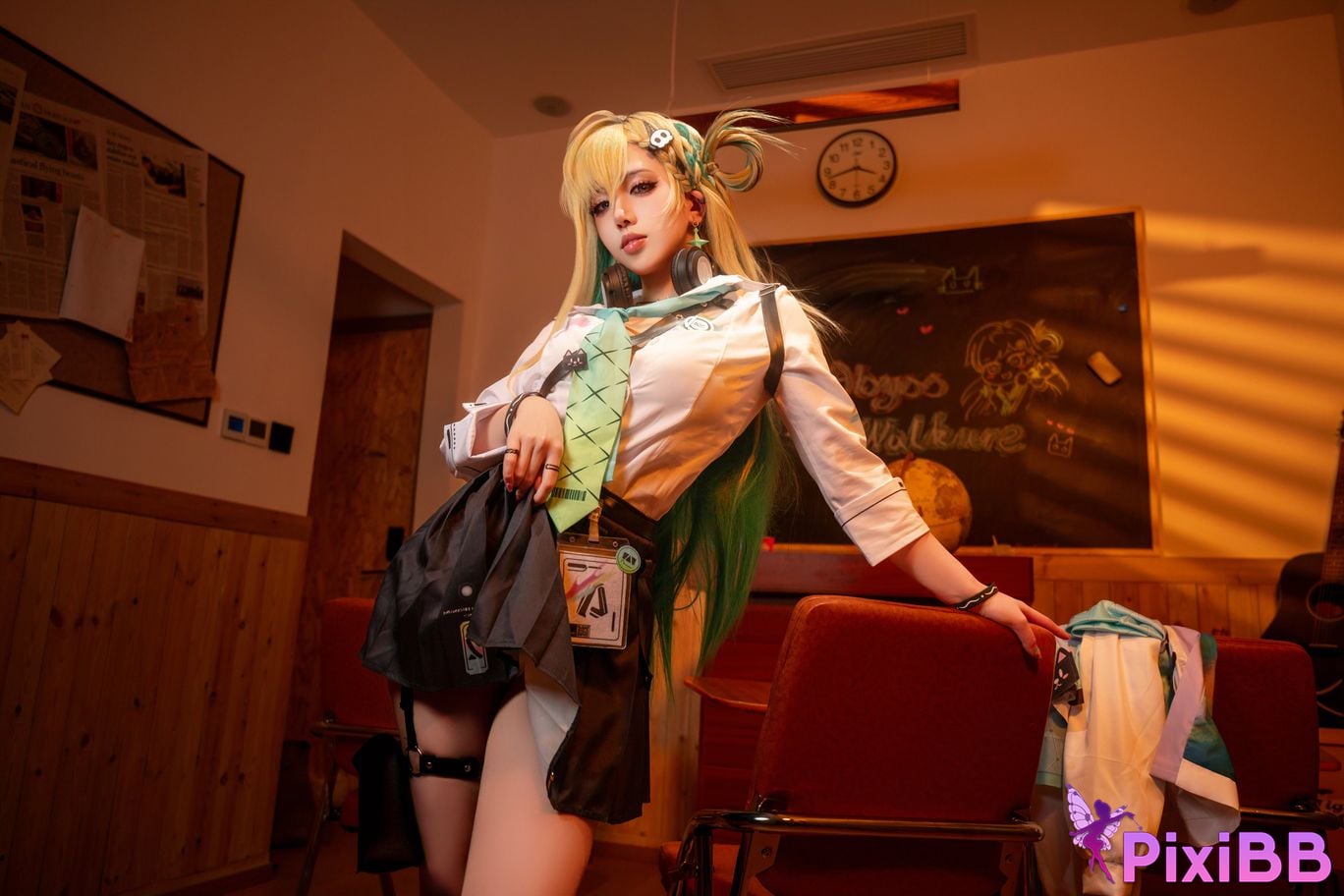 Cosplayer Jiao Rou Ji Walk u re Lynae PixiBB.COM 010