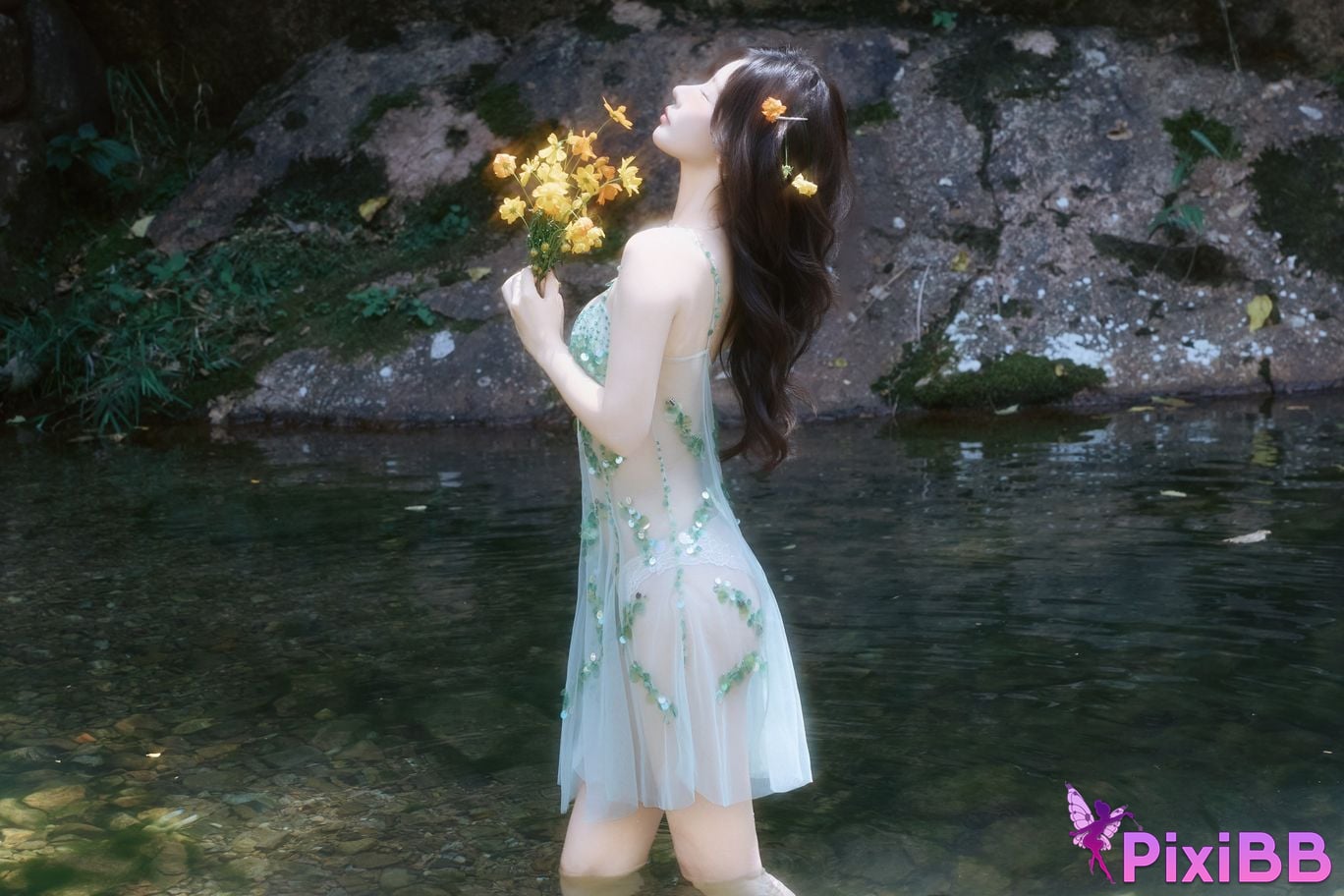 XR Uncensored Yin Tian R18 Xiuren.com Model Ridge by the Water PixiBB.COM 061