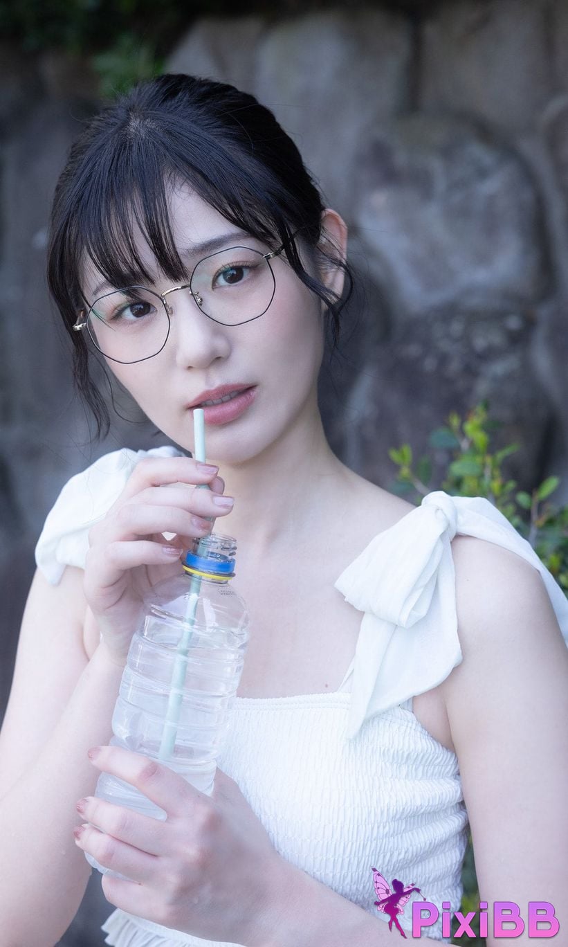 Japanese Idol Kasumi Hasegawa Yui Ito Yuki Mizuhara Digital only our bruises photo collection colleague at work 3 As a result of coming to hot spring inn for employee train 020 PixiBB.COM