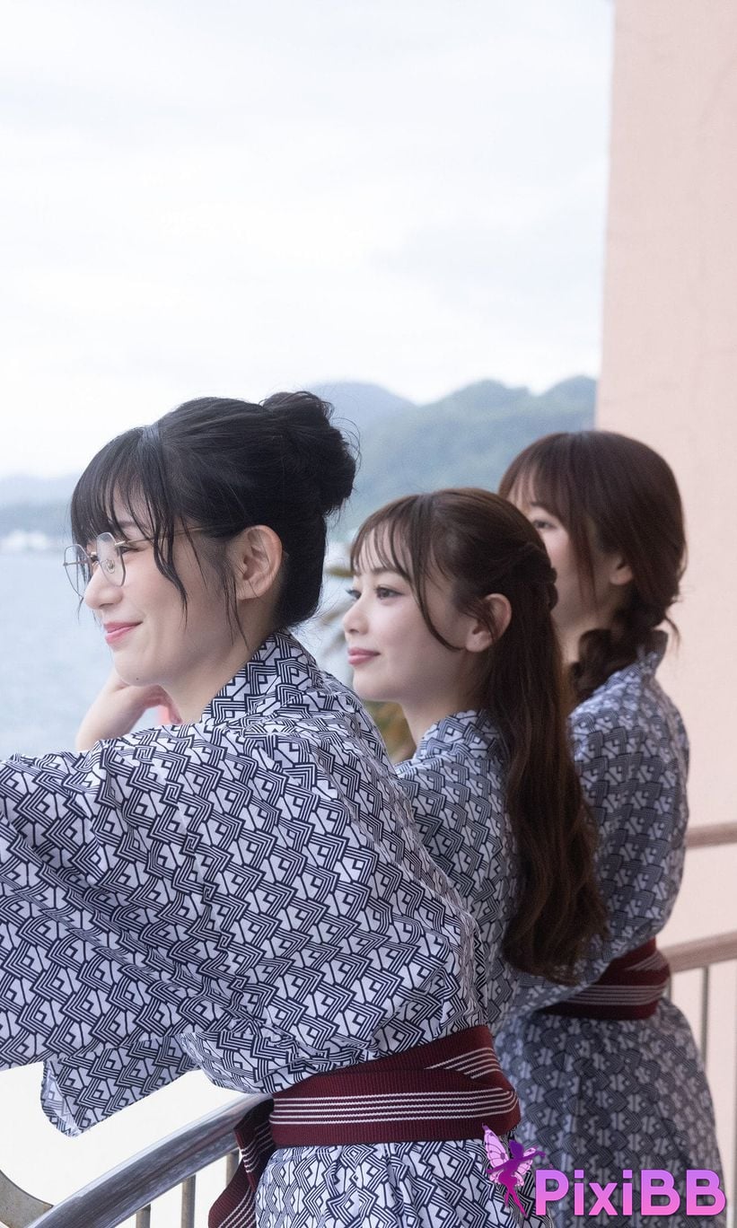 Japanese Idol Kasumi Hasegawa Yui Ito Yuki Mizuhara Digital only our bruises photo collection colleague at work 3 As a result of coming to hot spring inn for employee train 077 PixiBB.COM