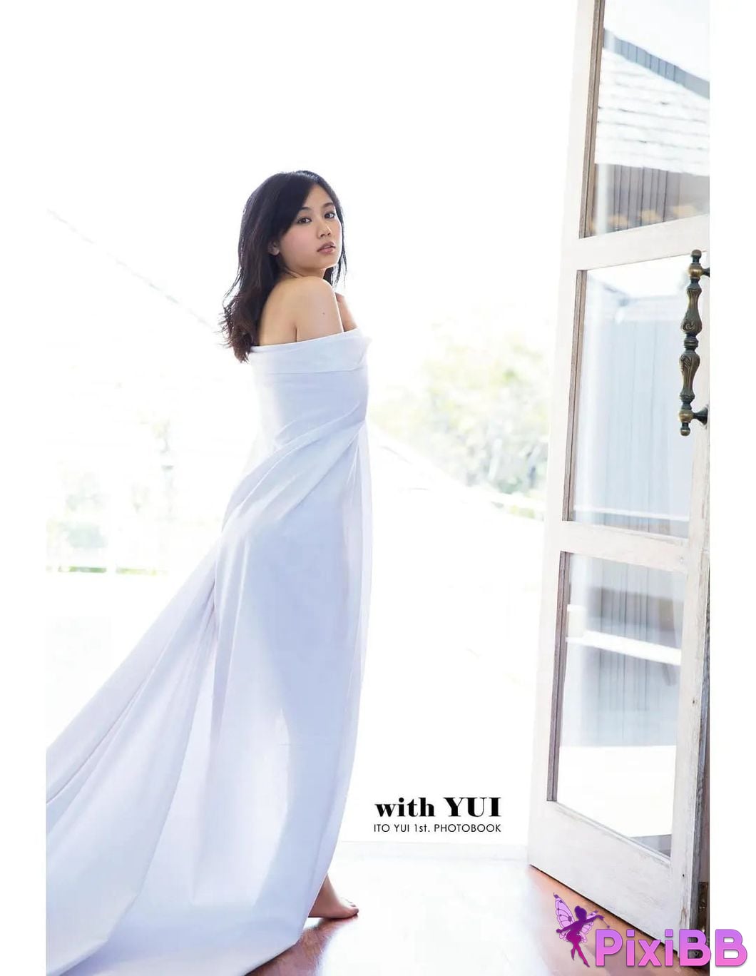 Yui Ito With YUI PixiBB.COM 002