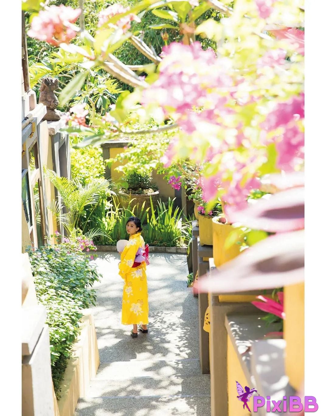 Yui Ito With YUI PixiBB.COM 052