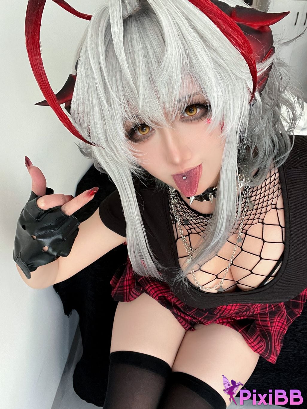 Cosplayer Jiao Rou Ji Walk u re Wi s adel PixiBB.COM 005