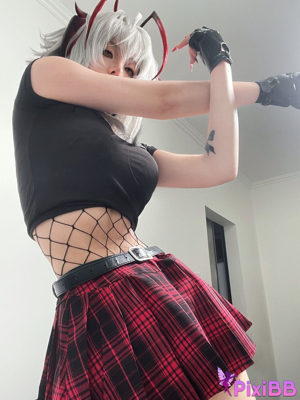 Cosplayer Jiao Rou Ji Walk u re Wi s adel PixiBB.COM 017