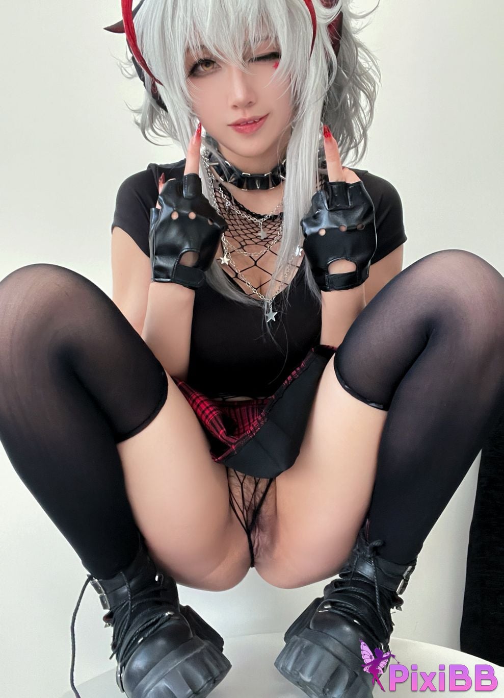 Cosplayer Jiao Rou Ji Walk u re Wi s adel PixiBB.COM 032