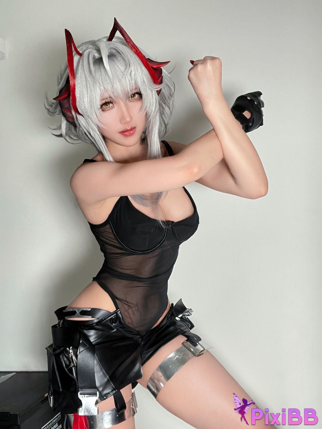 Cosplayer Jiao Rou Ji Walk u re Wi s adel PixiBB.COM 046