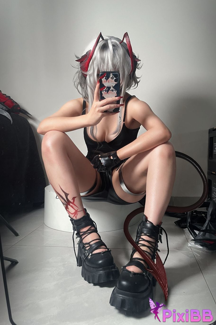 Cosplayer Jiao Rou Ji Walk u re Wi s adel PixiBB.COM 050