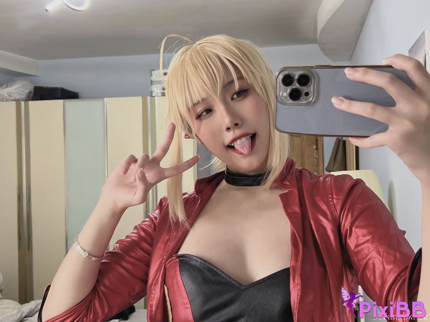 Cosplayer U s e r a o n t v p l Q u i q Mordred PixiBB.COM 002