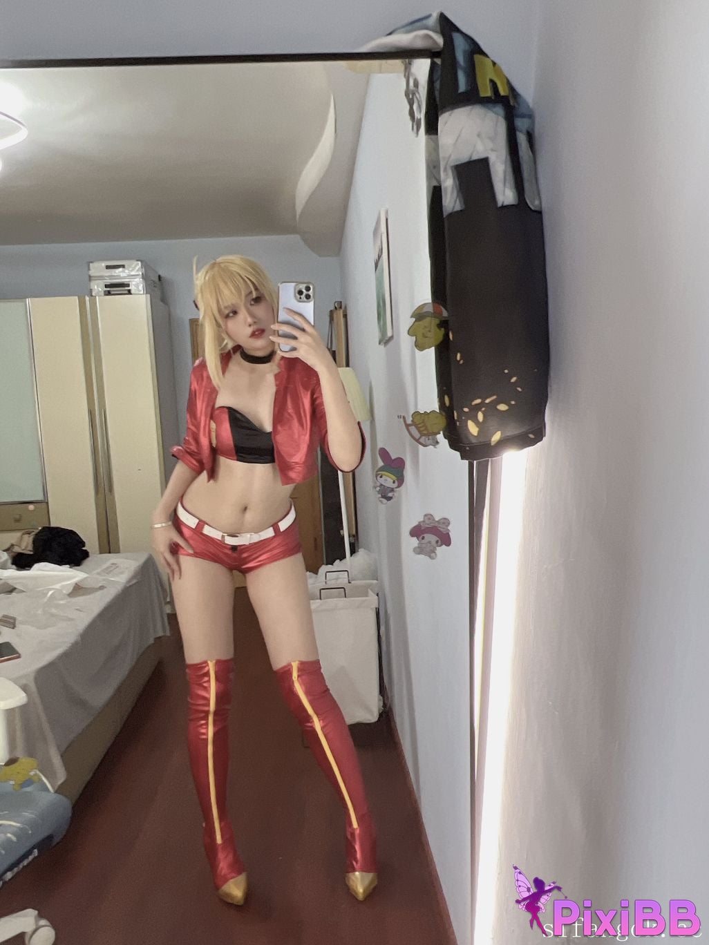 Cosplayer U s e r a o n t v p l Q u i q Mordred PixiBB.COM 009