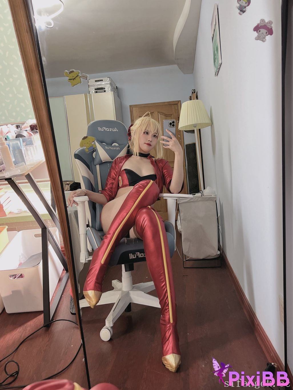 Cosplayer U s e r a o n t v p l Q u i q Mordred PixiBB.COM 012