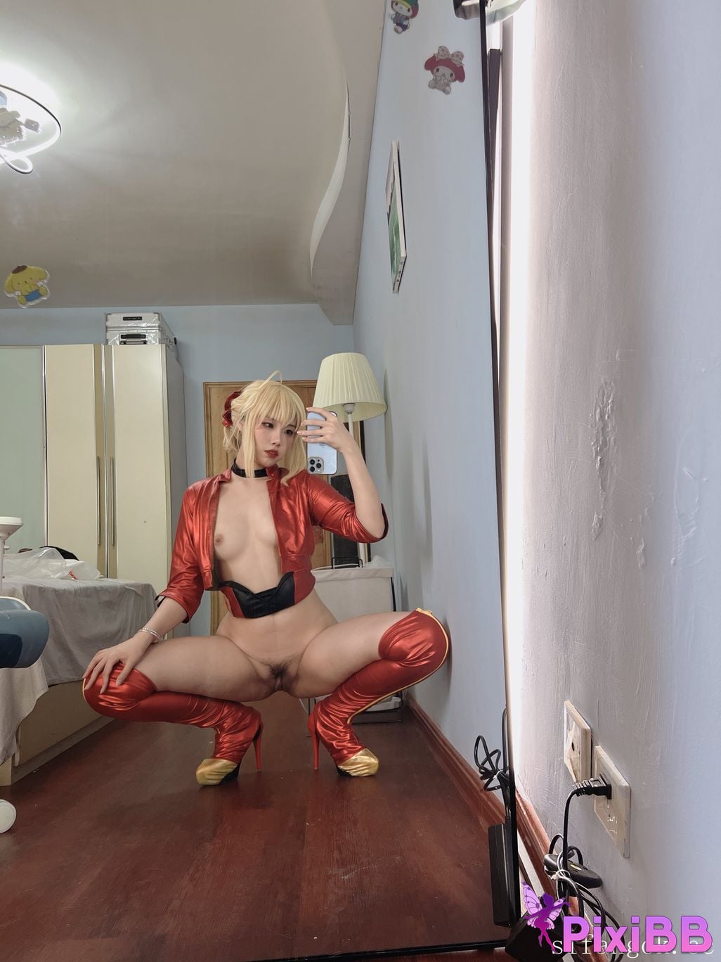 Cosplayer U s e r a o n t v p l Q u i q Mordred PixiBB.COM 014