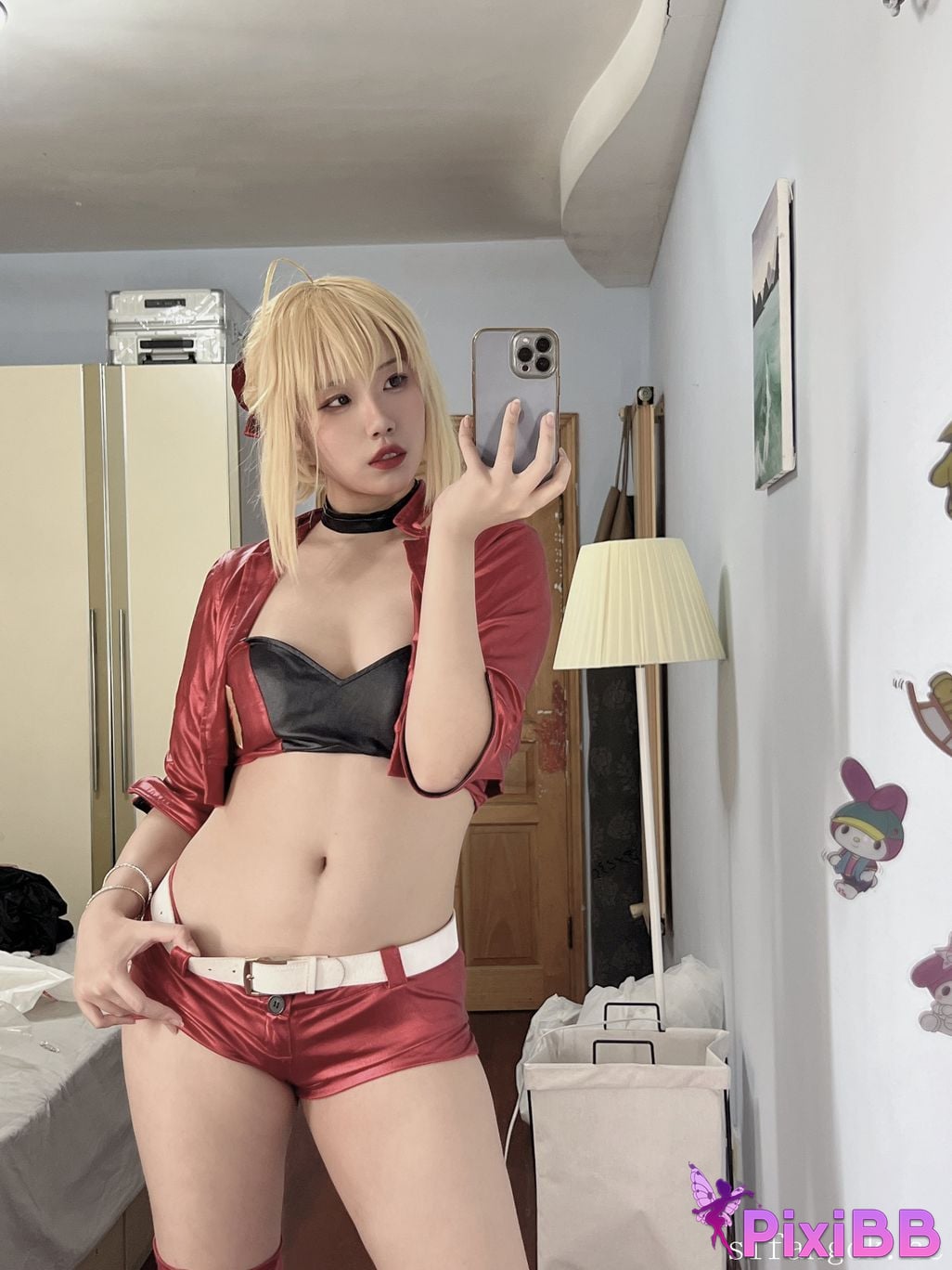 Cosplayer U s e r a o n t v p l Q u i q Mordred PixiBB.COM 034