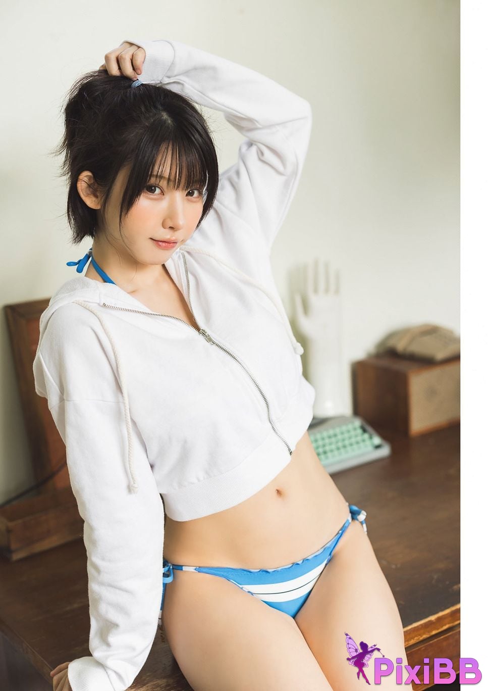 Japanese Idol Enako Calendar Book 2026.4 2027.3 Dian Zi Te Bie Ban PixiBB.COM 075