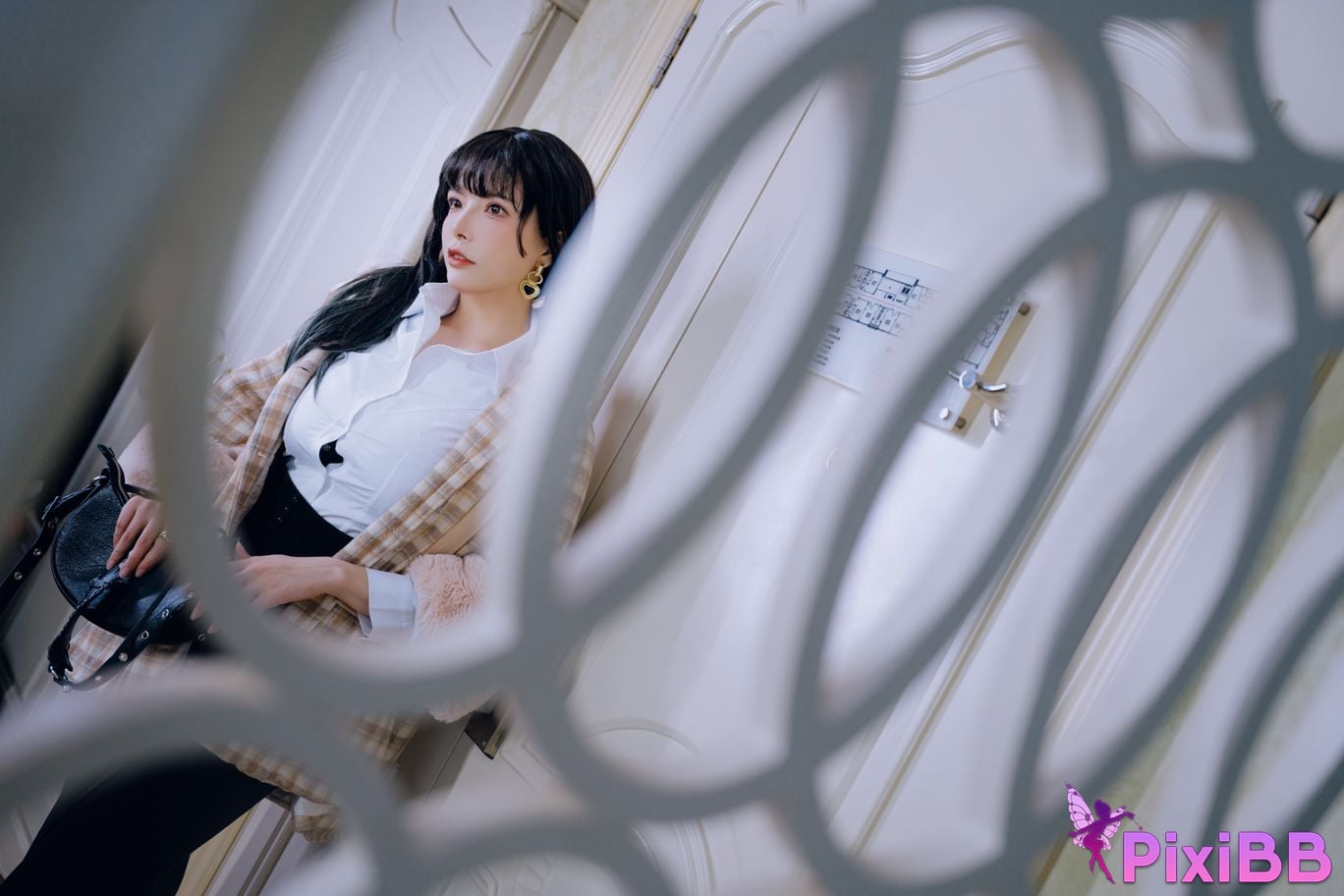 Cosplayer Autumn and Corgi tentacle PixiBB.COM 002