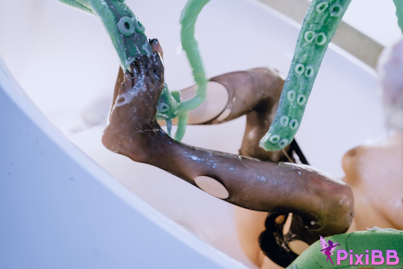 Cosplayer Autumn and Corgi tentacle PixiBB.COM 009