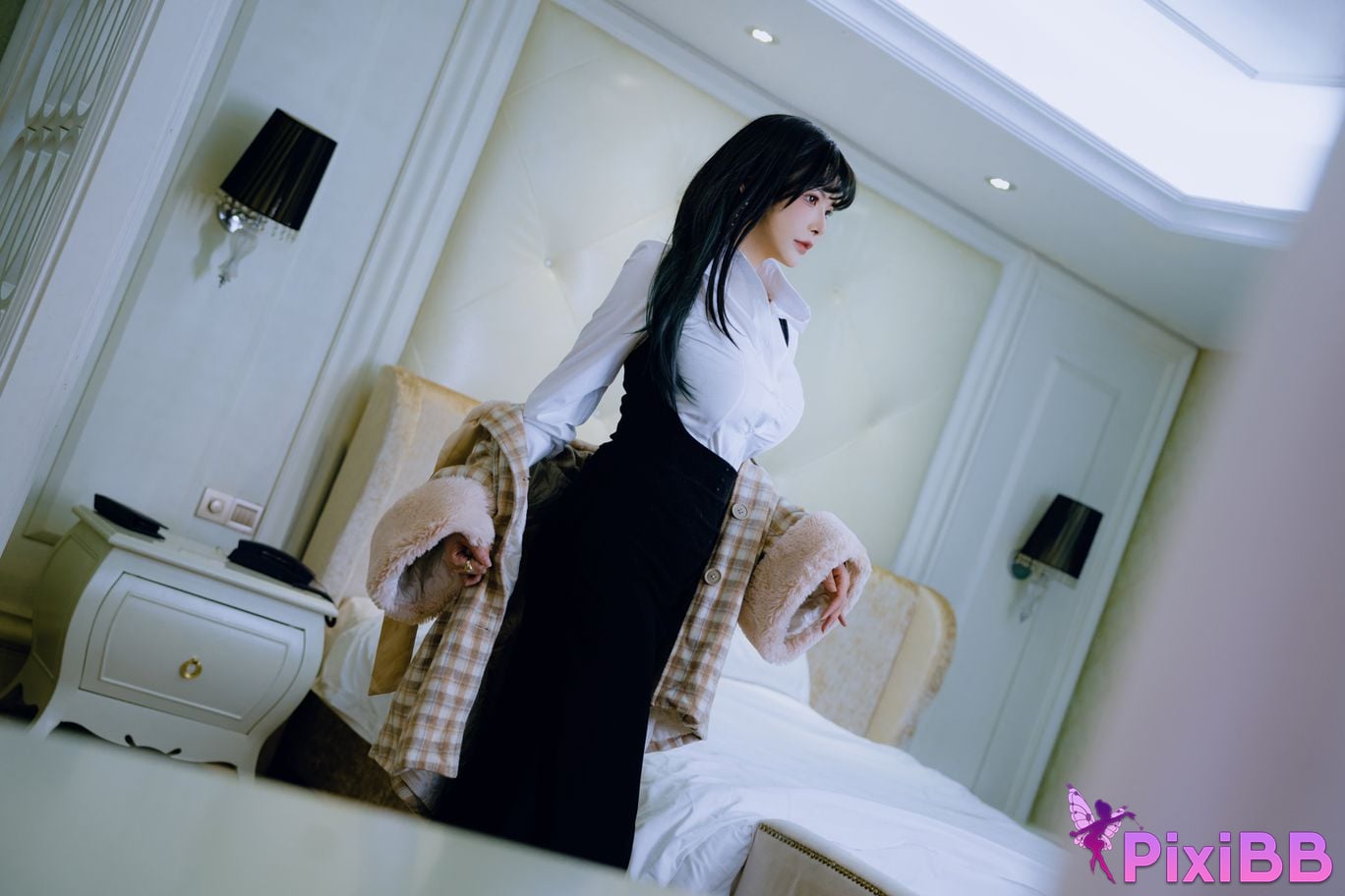 Cosplayer Autumn and Corgi tentacle PixiBB.COM 013