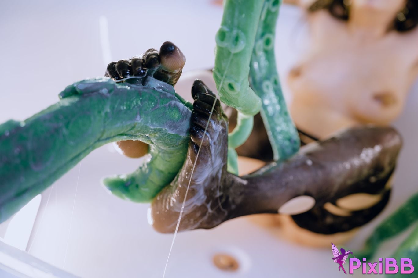 Cosplayer Autumn and Corgi tentacle PixiBB.COM 014