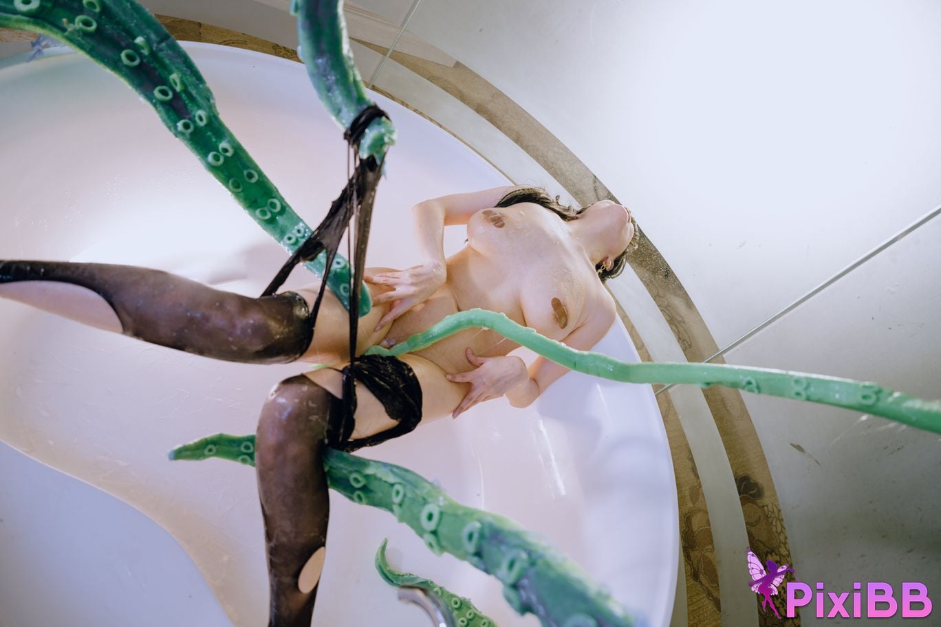 Cosplayer Autumn and Corgi tentacle PixiBB.COM 026