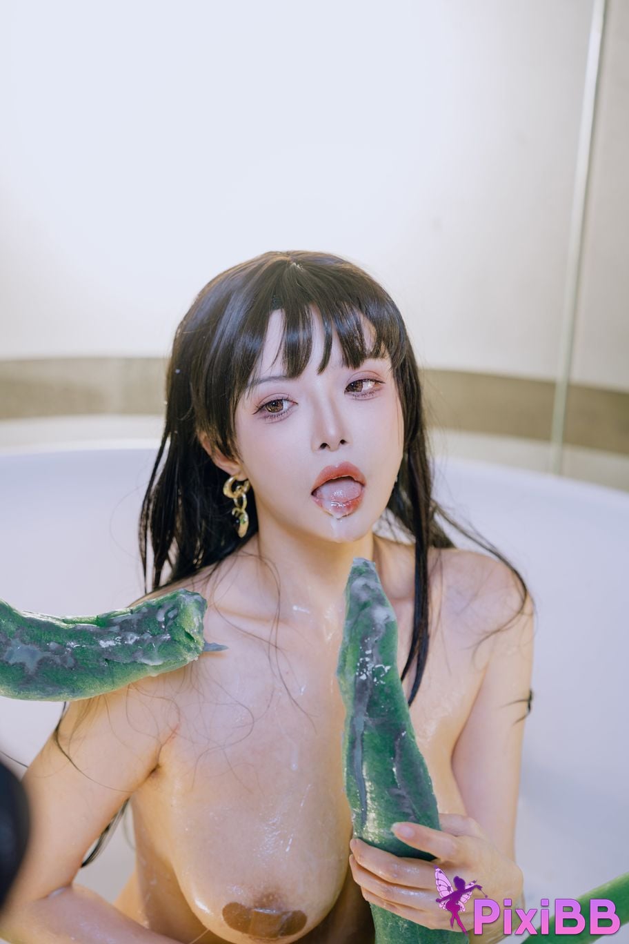 Cosplayer Autumn and Corgi tentacle PixiBB.COM 056