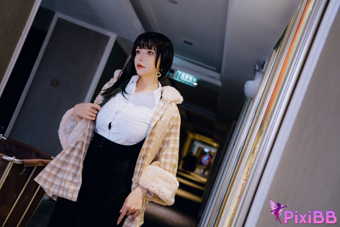 Cosplayer Autumn and Corgi tentacle PixiBB.COM 068