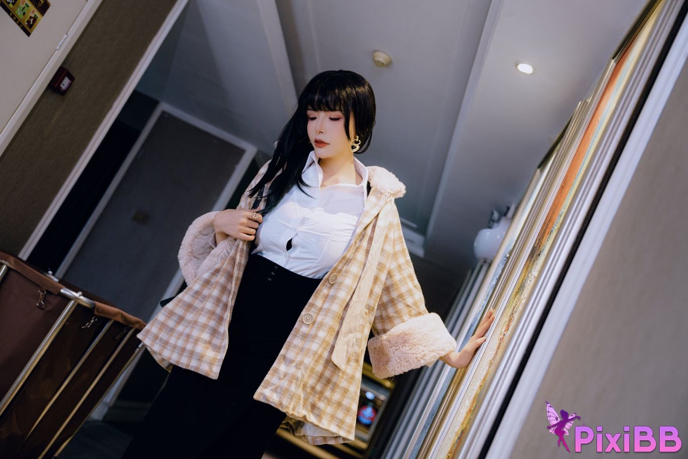 Cosplayer Autumn and Corgi tentacle PixiBB.COM 079