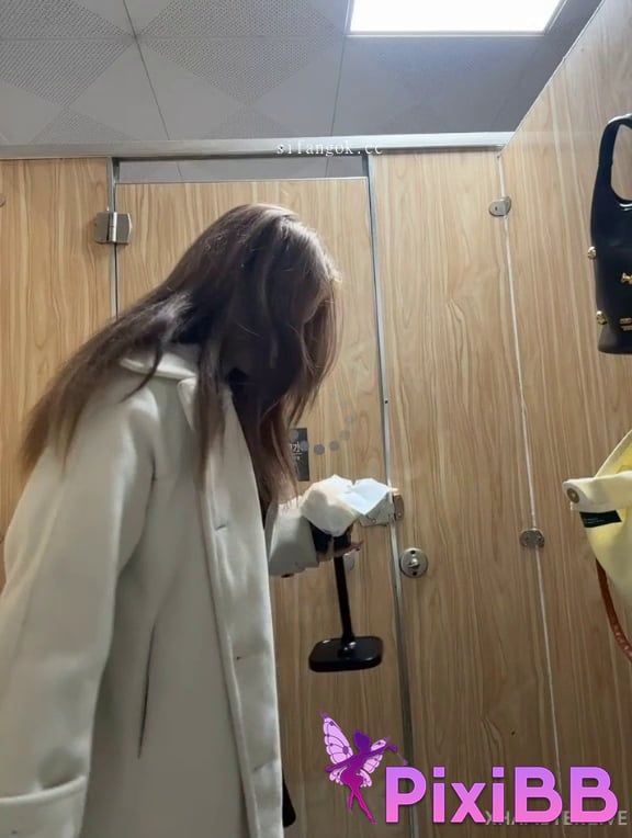 yuki 21 Year old girl exposed with vibrator outdoors Masturbating in the car is super exciting PixiBB.COM 010