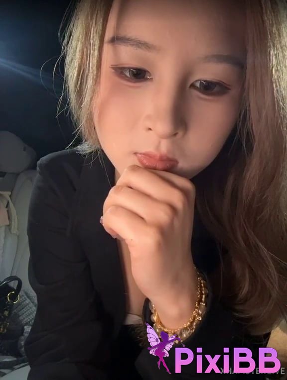 yuki 21 Year old girl exposed with vibrator outdoors Masturbating in the car is super exciting PixiBB.COM 031