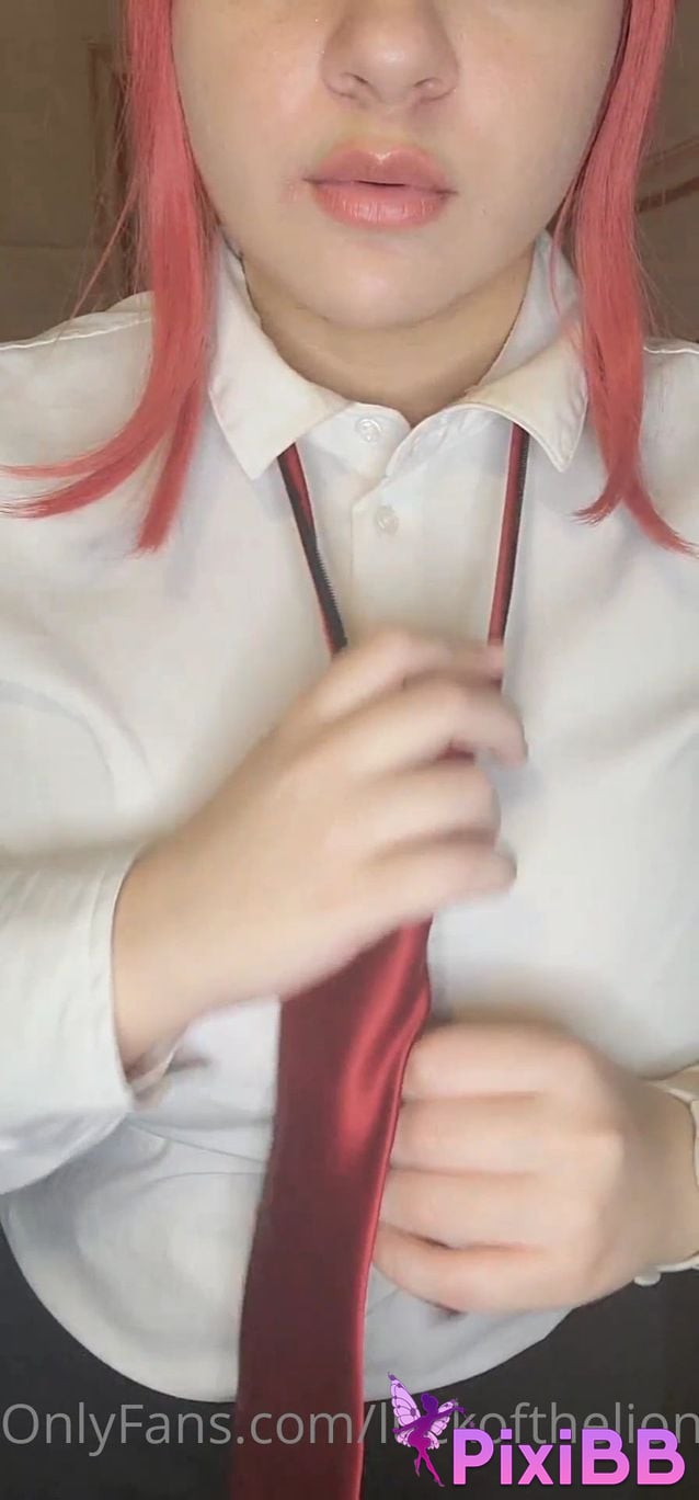 Luck of the Lion Cosplay Makima PixiBB.COM 1