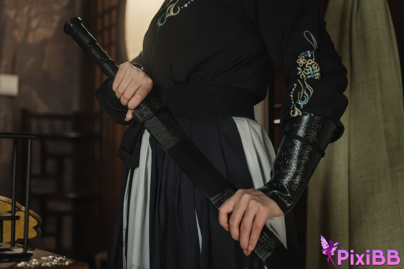 Cosplayer Xinglan is Lanlan and her name Lanmei. bound by infatuation PixiBB.COM 004