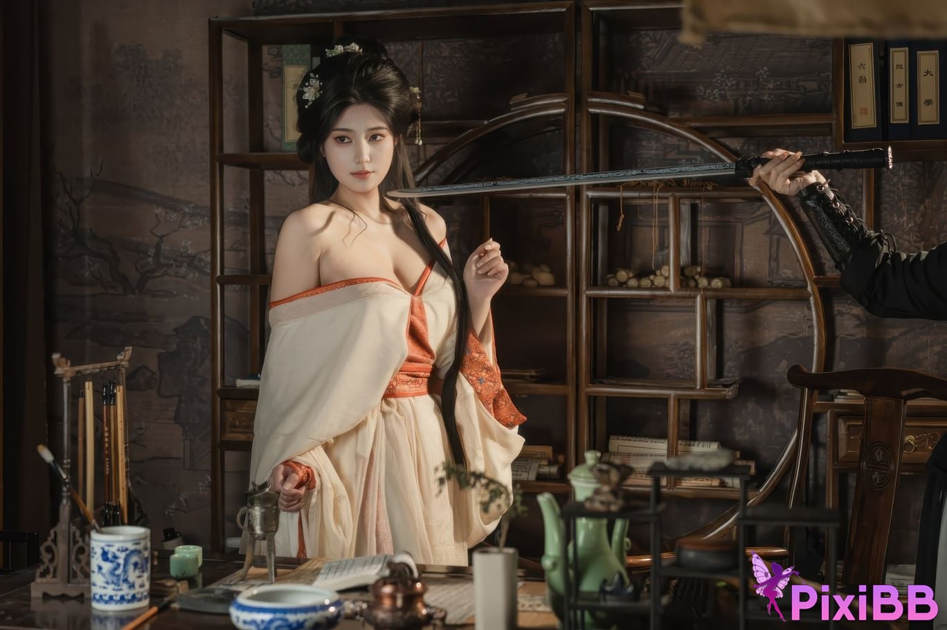 Cosplayer Xinglan is Lanlan and her name Lanmei. bound by infatuation PixiBB.COM 011