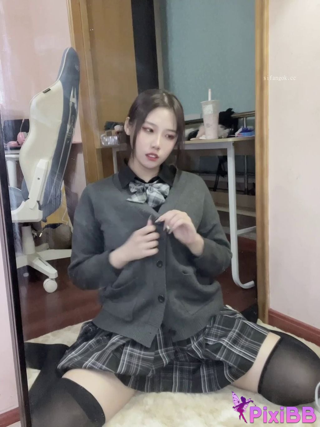 Cosplayer Use reason to serve people with tribulus quinoa Get out of the circle COSER High priced face showing props for masturbation customization JK maid PixiBB.COM 011