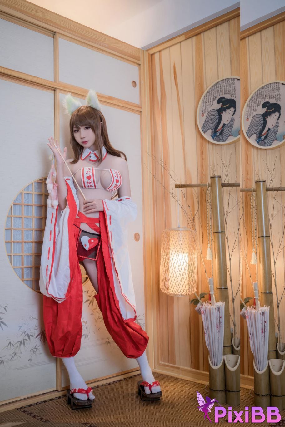 Cosplayer Saionji Nange Water dragon worships the shrine maiden PixiBB.COM 001