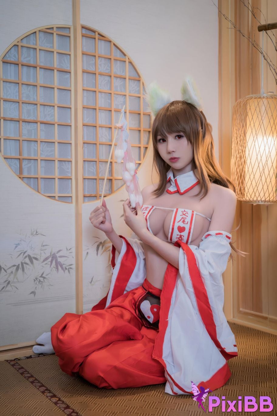 Cosplayer Saionji Nange Water dragon worships the shrine maiden PixiBB.COM 002