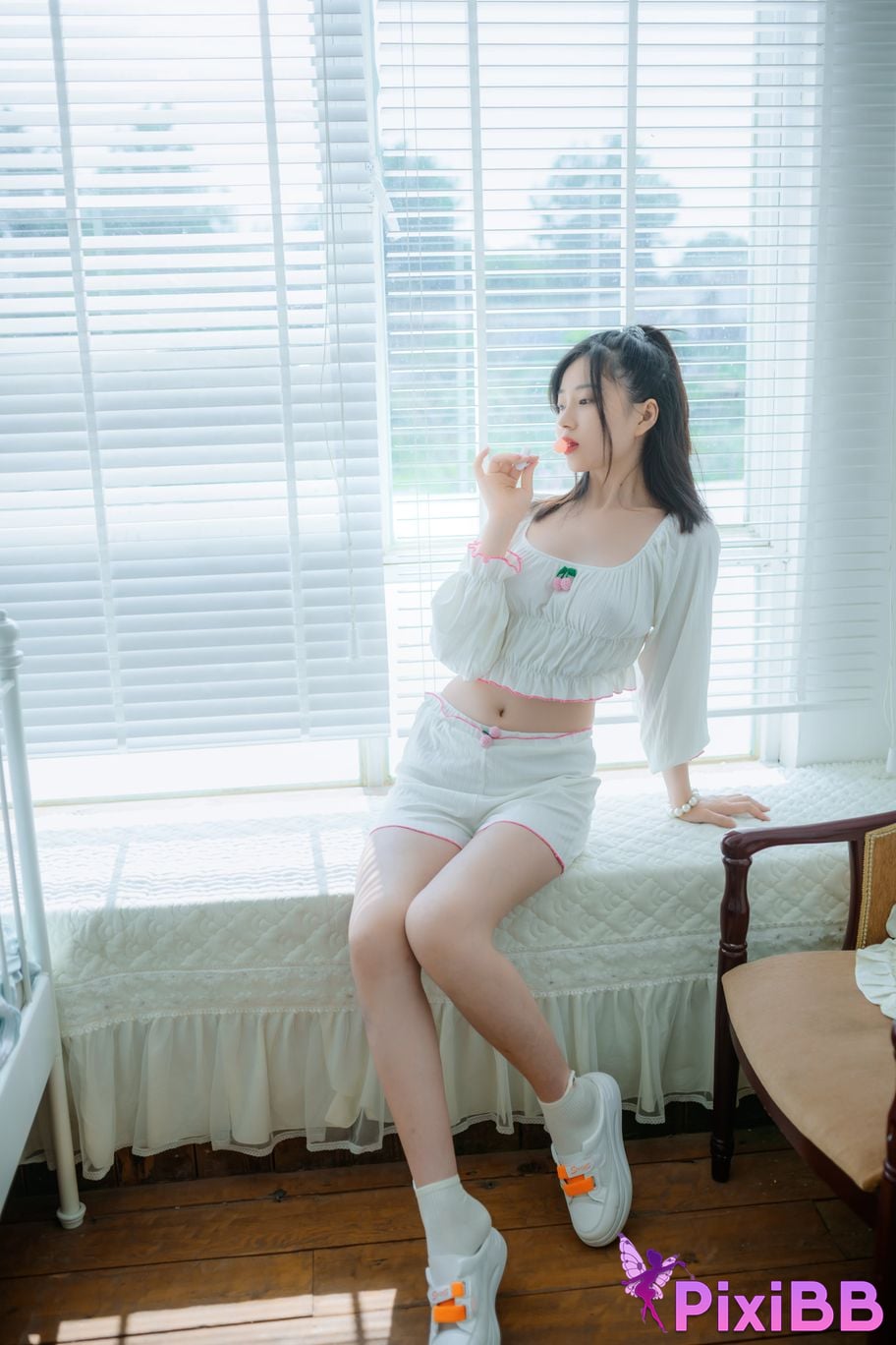 Coser Nnian PixiBB.COM 006