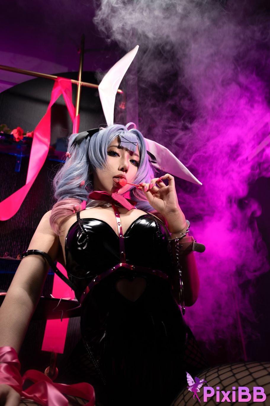 Cosplayer Jiao Rou Ji Walk u re Hatsune Miku rabbit hole PixiBB.COM 008