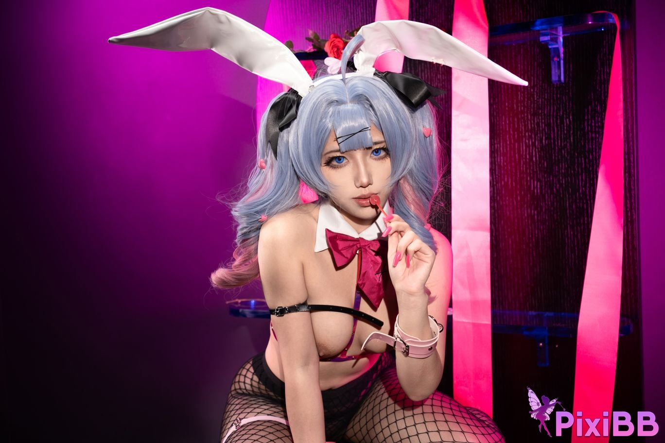 Cosplayer Jiao Rou Ji Walk u re Hatsune Miku rabbit hole PixiBB.COM 013